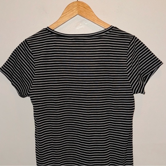 Paige V-neck T-shirt Women’s Size Medium - Picture 7 of 8